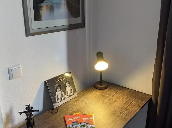 Апартаменты Wohnen Am Main - Gemuetlicher Altbau, Zentral